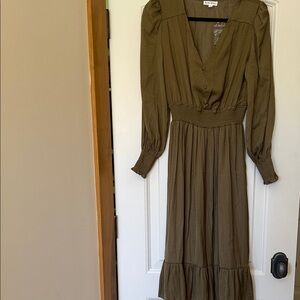 By the river  Elegant Olive Green Midi Dress
